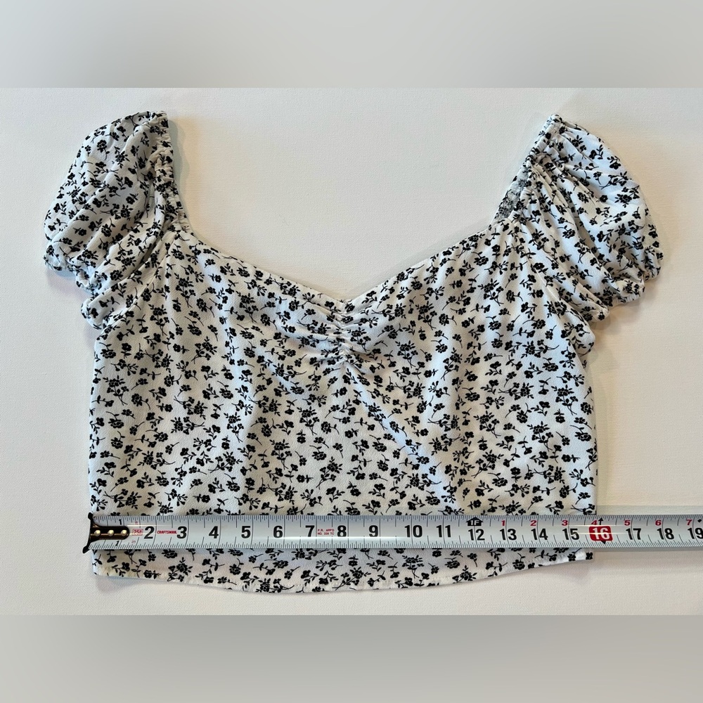 Elodie Nordstrom Off Shoulder Crop Top Ruched Puff sleeve - Picture 5 of 14